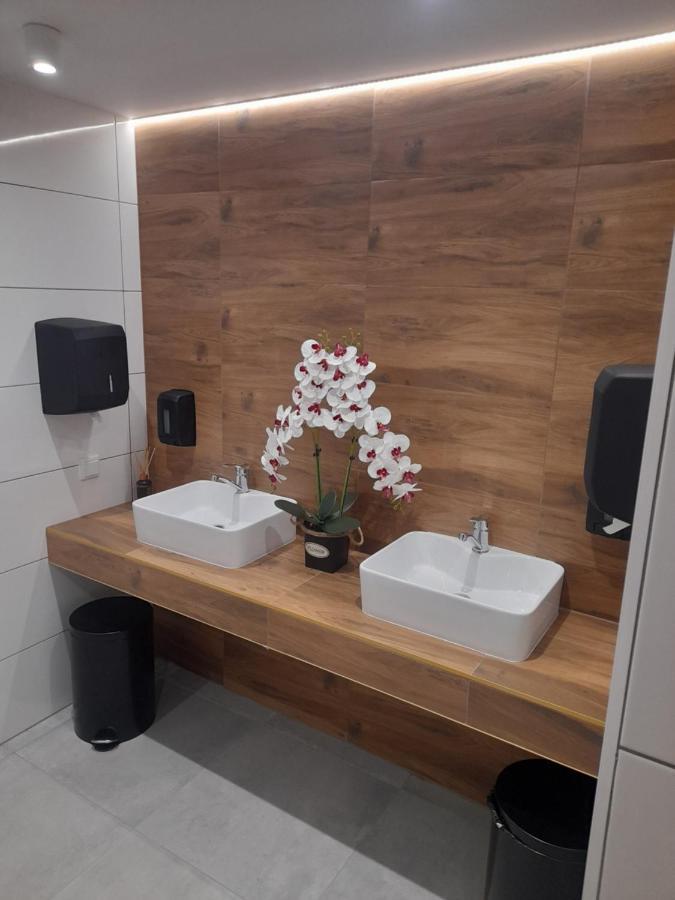 乌斯特龙 Schronisko Gosciniec Rownica酒店 外观 照片